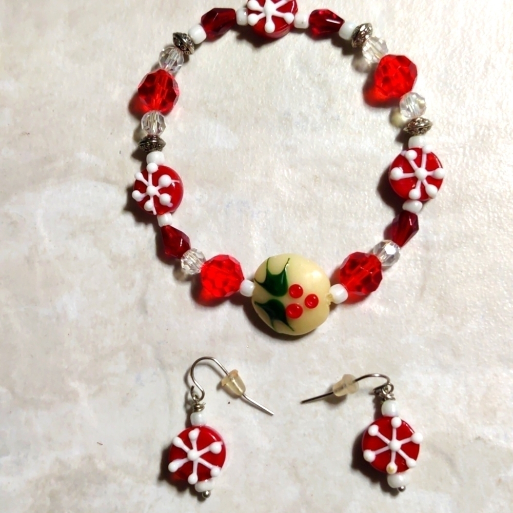 Christmas Holly Bead Bracelet  & Earrings Glass Set